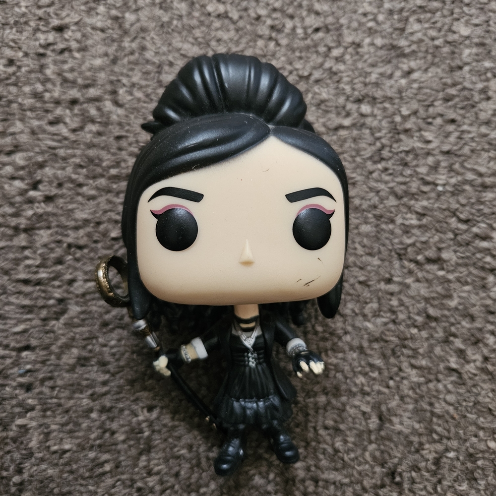 Funko POP Marvel Figure : Runaways #355 Nico Minoru no box